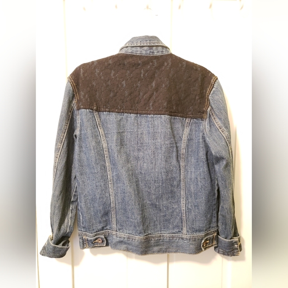 FOREVER 21 Denim Jacket Women's Small Blue with Lace Shoulder - Picture 2 of 8